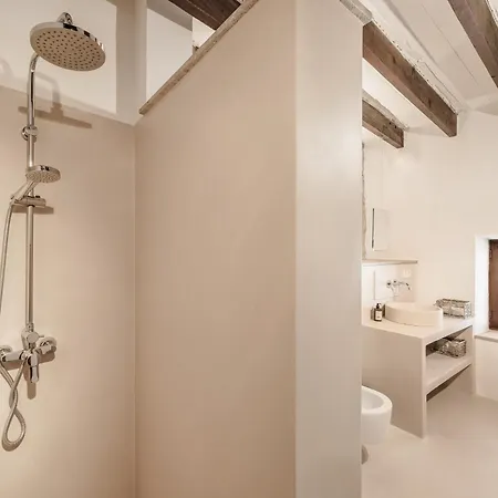 The Old - Cas Julians Ruberts Villa *